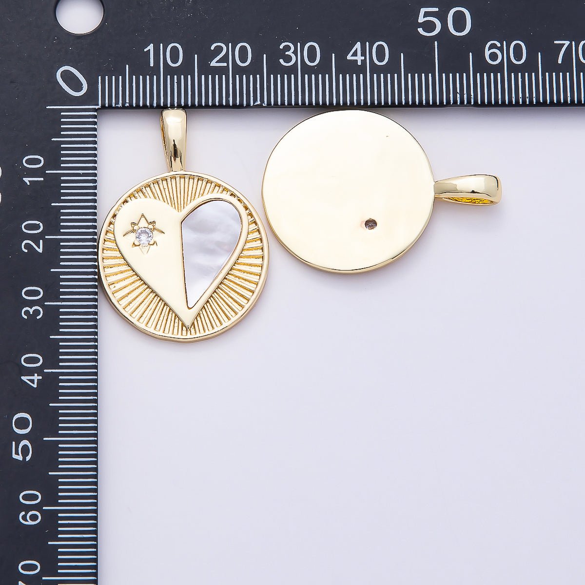 16K Gold Filled 35mm CZ Mother of Pearl Heart Ribbed Round Medallion Pendant | Charms-00757