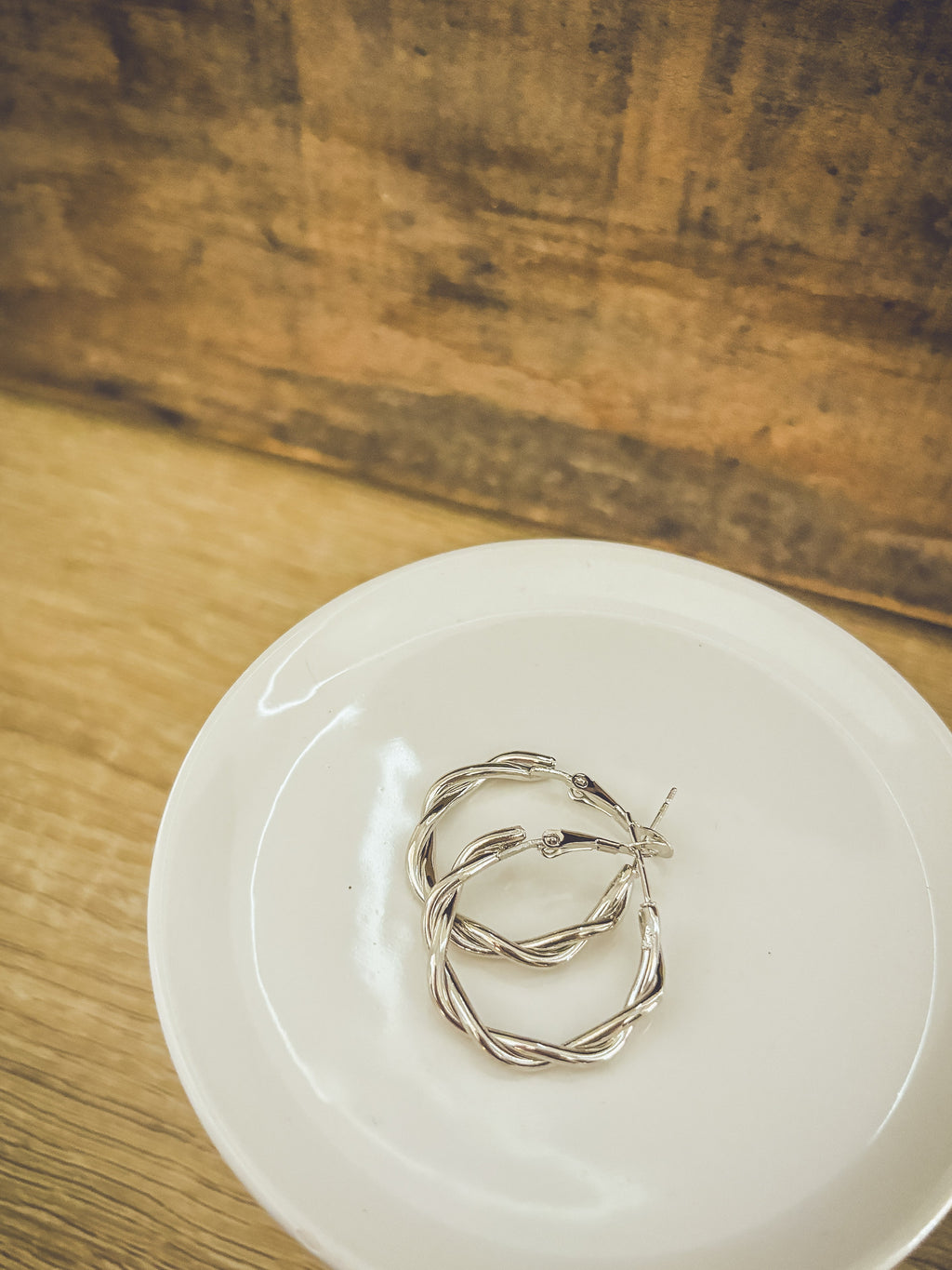 The Everyday Hoop Twist - Gold or Silver