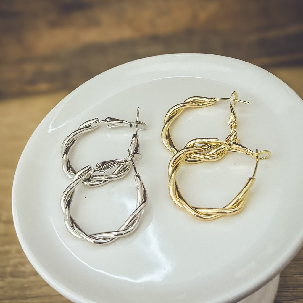 The Everyday Hoop Twist - Gold or Silver