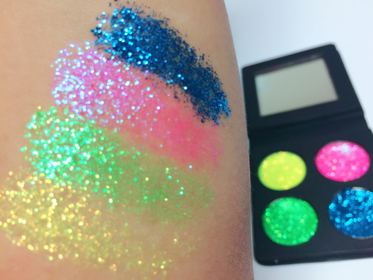 PASTEL CANDY COATED DREAMZ Pressed GLITTER Quad