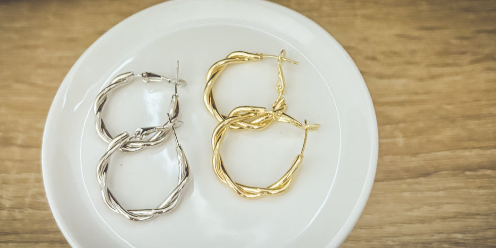 The Everyday Hoop Twist - Gold or Silver