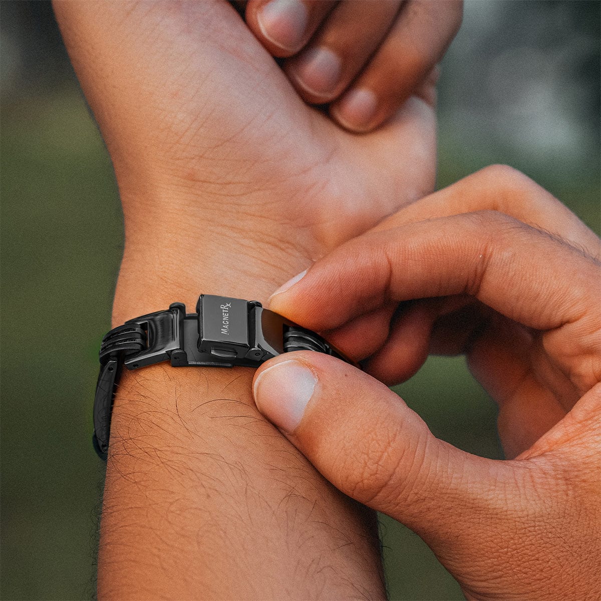 Carbon Fiber Magnetic Bracelet for Men (Black)