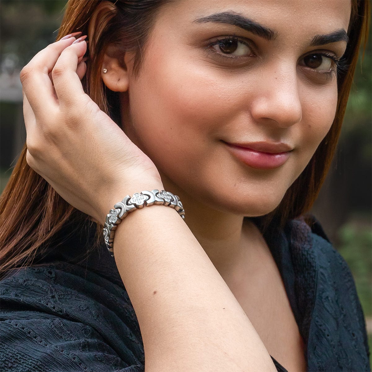 Clover Magnetic Bracelet for Women (Silver)