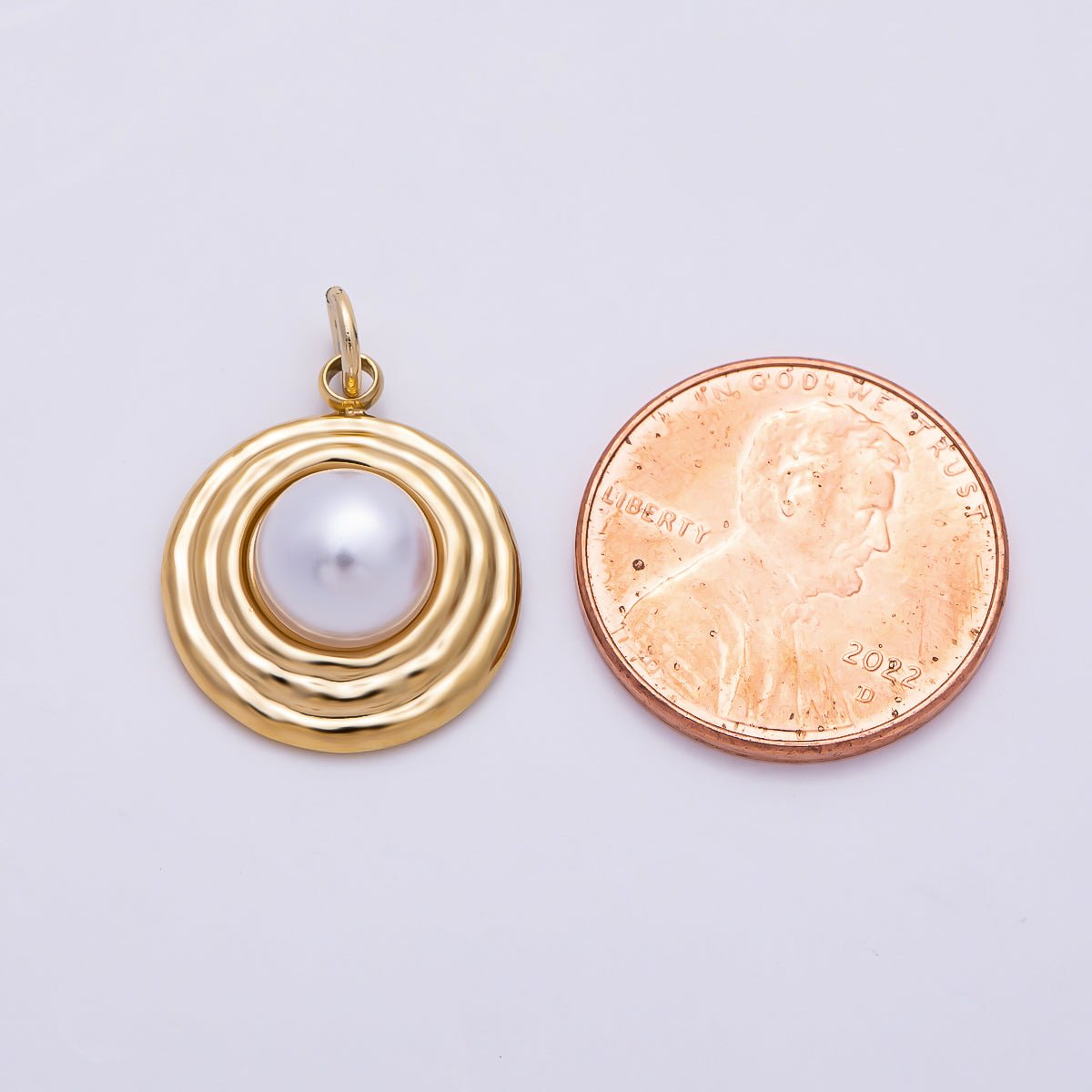 PVD Gold Stainless Steel 18mm White Shell Pearl Ribbed Round Charm | Charms-01439