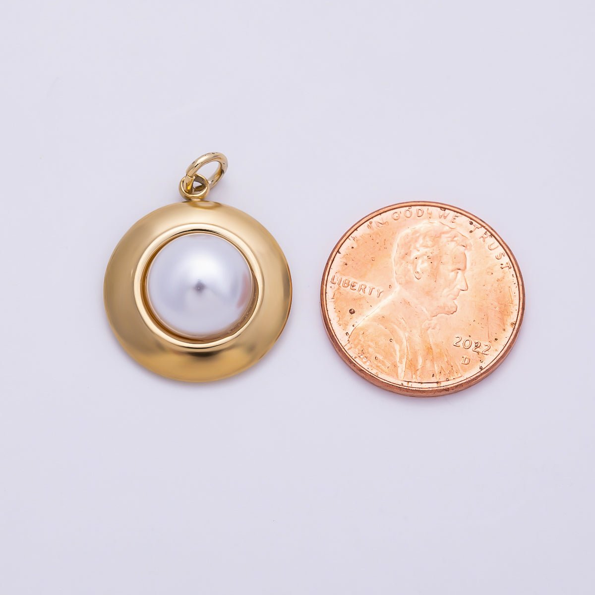 PVD Gold Stainless Steel 20mm Shell Pearl Bezel Round Charm | Charms-01438