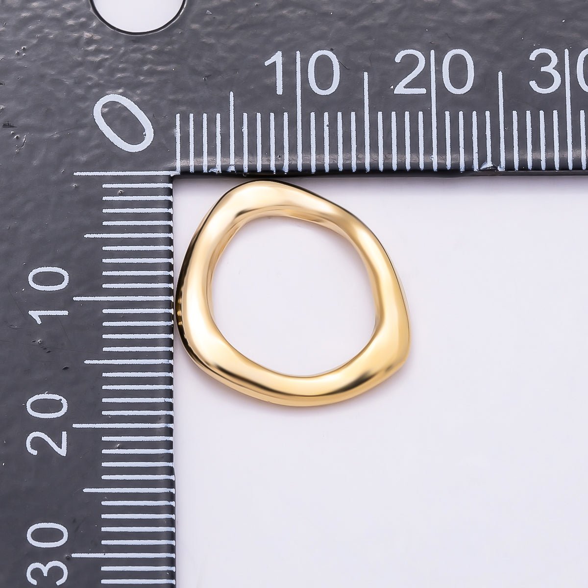 Stainless Steel 18mm Geometric Abstract Link Finding | Findings-00173