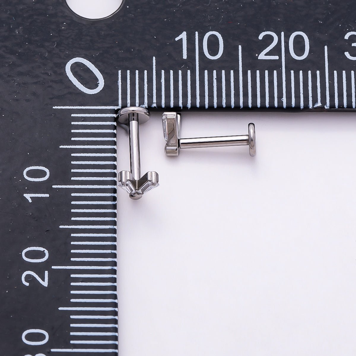 Titanium 5mm V-Shaped Baguette CZ Single Cartilage Piercing Flat Back Stud | BJ-00026
